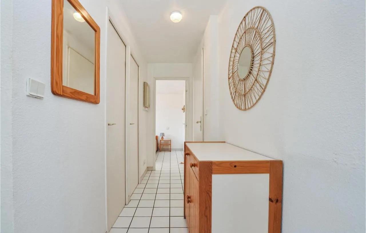 1 Bedroom Beautiful Apartment In 생트막시메 프랑스